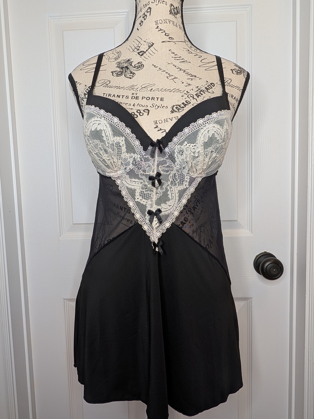 NWOT sophie b. Black Slip Chemise Cream Lace Bow Accents Size M Sexy Lingerie